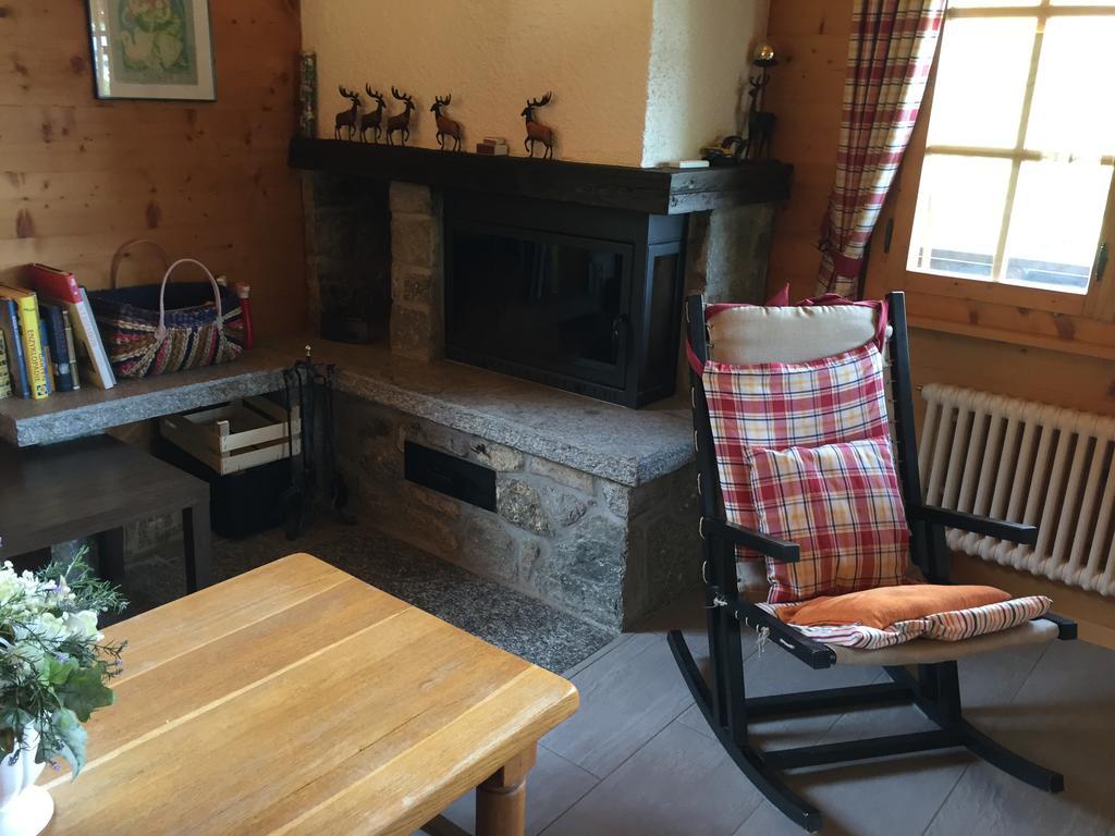 Chalet Charming Grächen Kamer foto